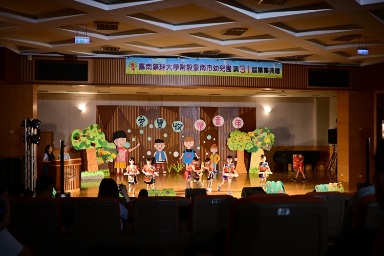 LINE_ALBUM_7.12畢業典禮_250714_10