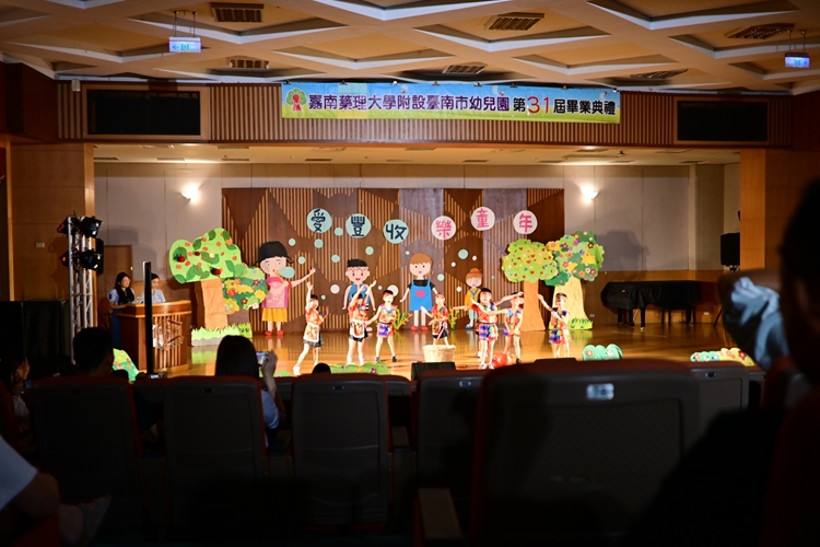 LINE_ALBUM_7.12畢業典禮_250714_11