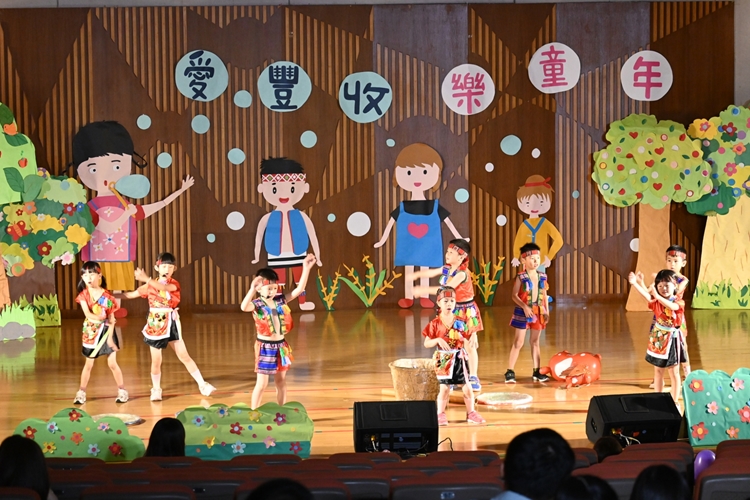 LINE_ALBUM_7.12畢業典禮_250714_259