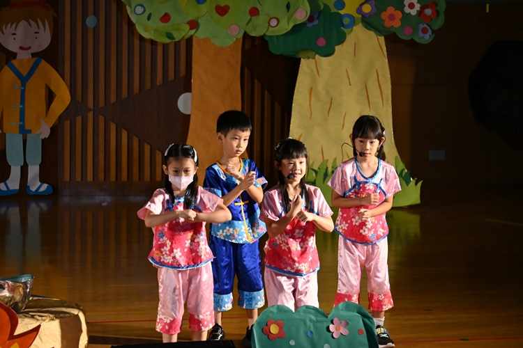 LINE_ALBUM_7.12畢業典禮_250714_264